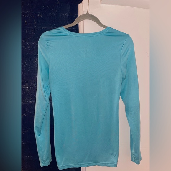 Maevn BESTEE Women’s Basic Long Sleeve Under Scrub Tee XS - Picture 3 of 4